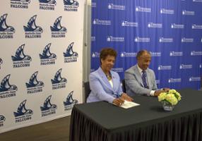 Tennessee State University and Nashville State Community College have established a Tiger Track Transfer program for associate degree-seeking students at the college who plan to transfer to TSU.